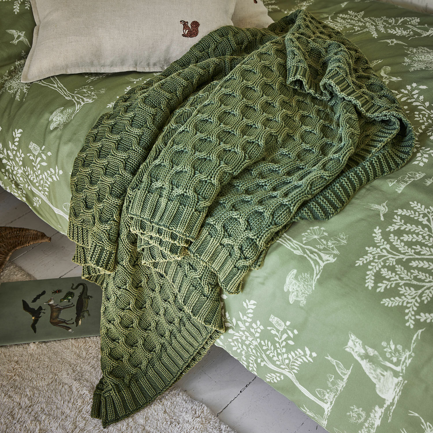 Plaid Sovilex Coperta verde spessa lavorata a maglia su letto con copripiumino verde a motivi naturali, decorativa e calda