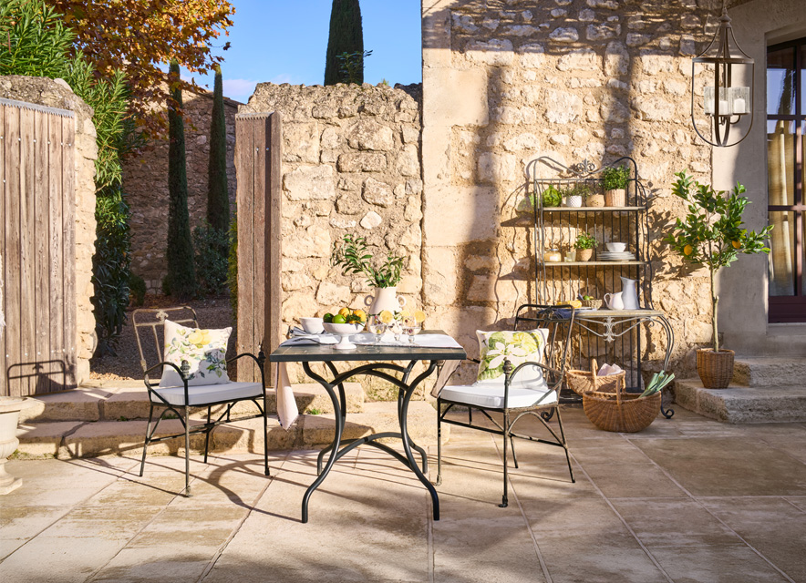 Colazione in cortile