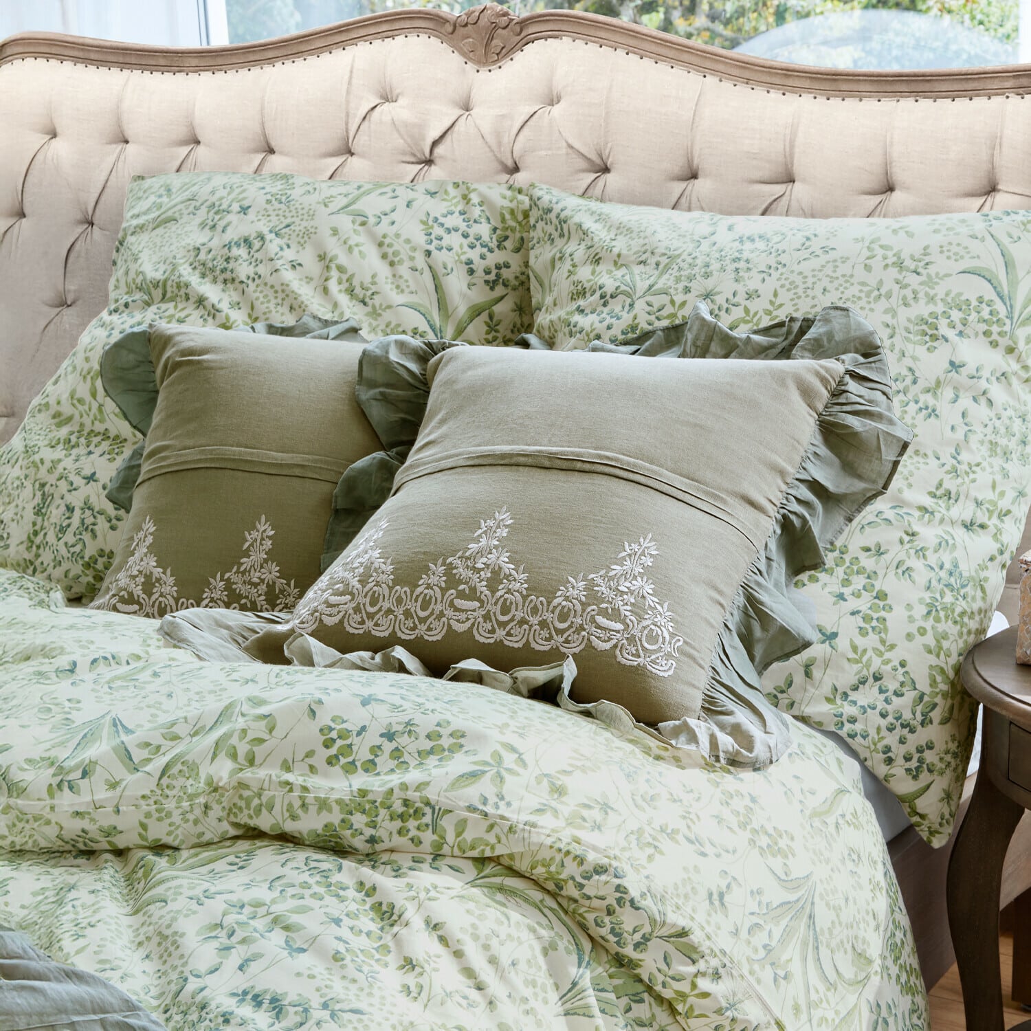 Coppia di copricuscini Therese Set di biancheria da letto e cuscini con motivo vegetale verde e ricamo su lino per camera da letto