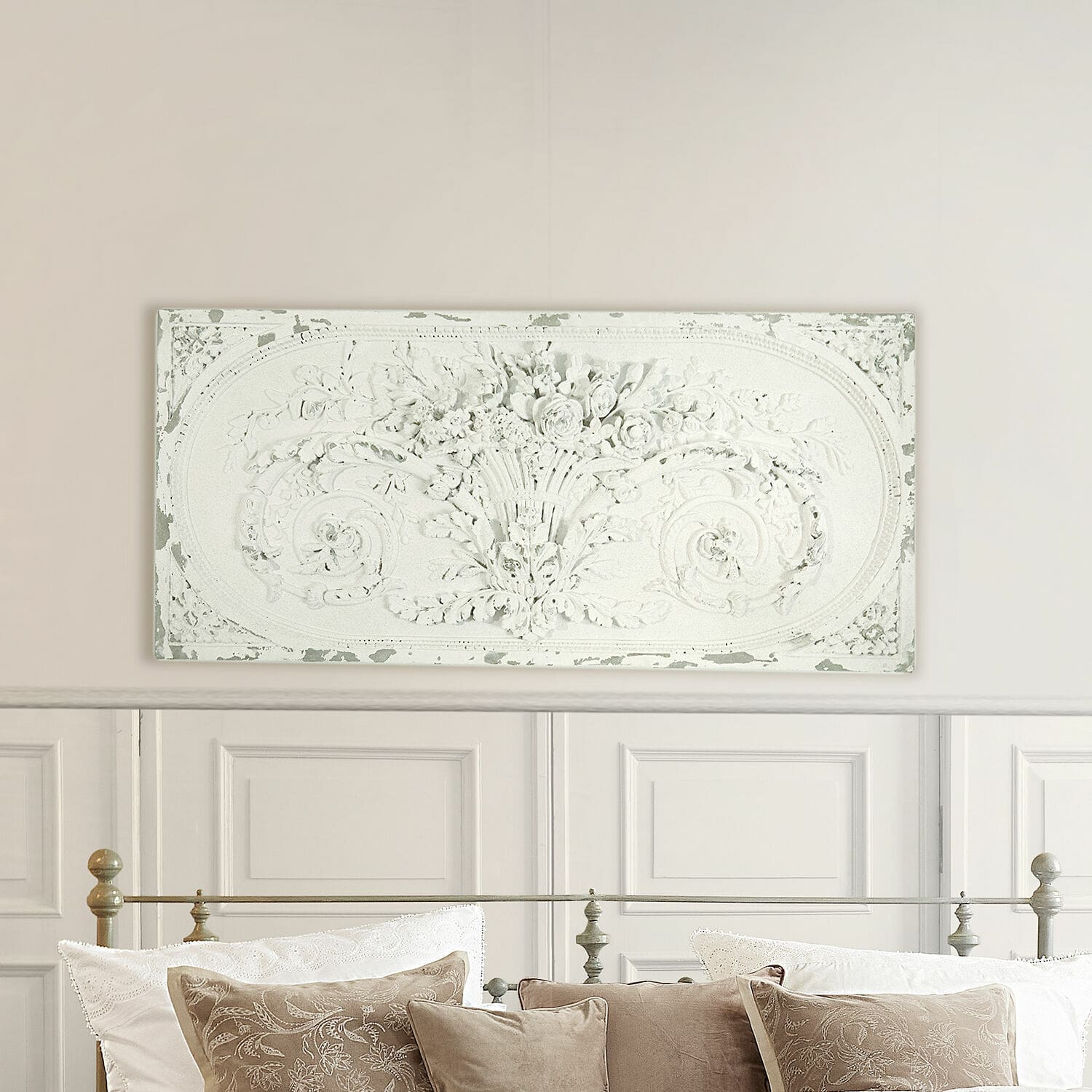 Pannello decorativo Rêveresque Rilievo da parete decorativo in metallo bianco con motivo floreale per soggiorno