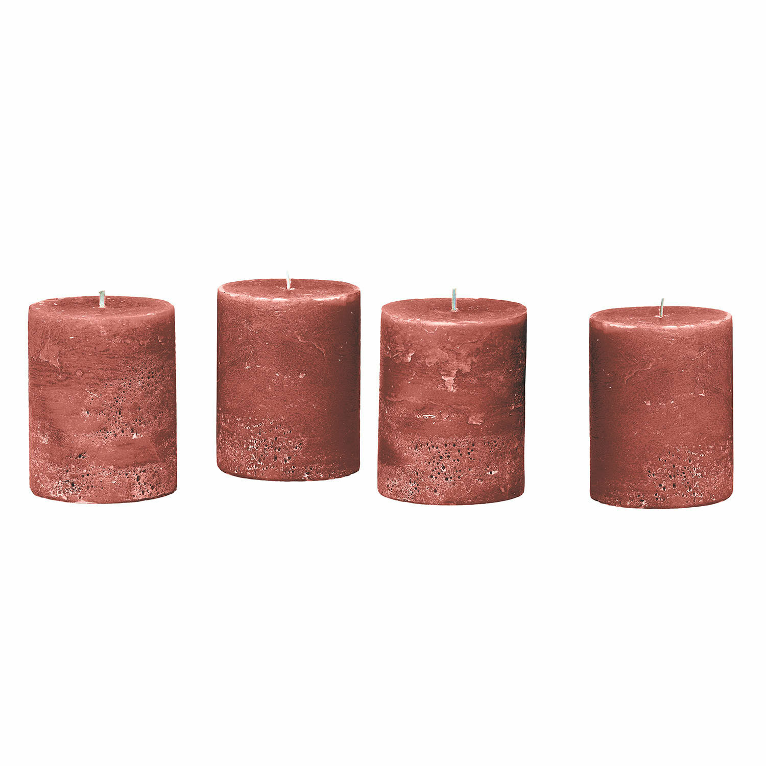 Set di 4 candele rosse in cera con texture rustica, decorazione e atmosfera accogliente