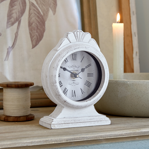 Orologio da tavolo bianco in legno stile vintage con numeri romani, decorazione d'interni e orologio da parete