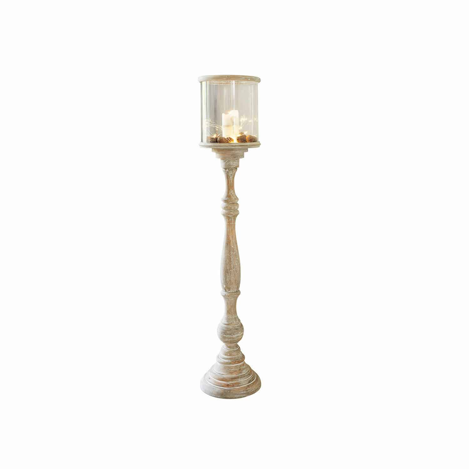 Candelabro Passion Portacandele in legno con paralume trasparente e noci decorative in colore naturale