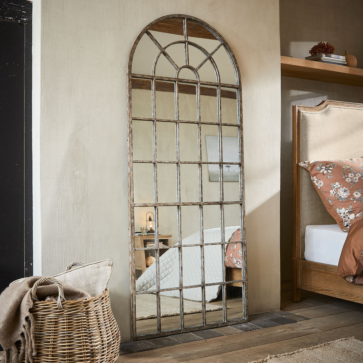 Grande specchio da terra con cornice in metallo marrone in stile vintage, decorazione per camera da letto