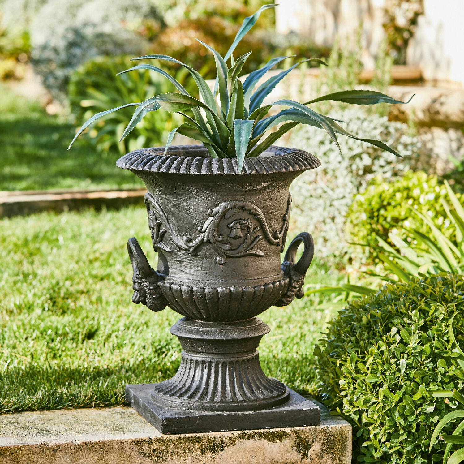 Anfora Joselyn Vaso da giardino nero in metallo con motivo decorativo e pianta, decorazione elegante