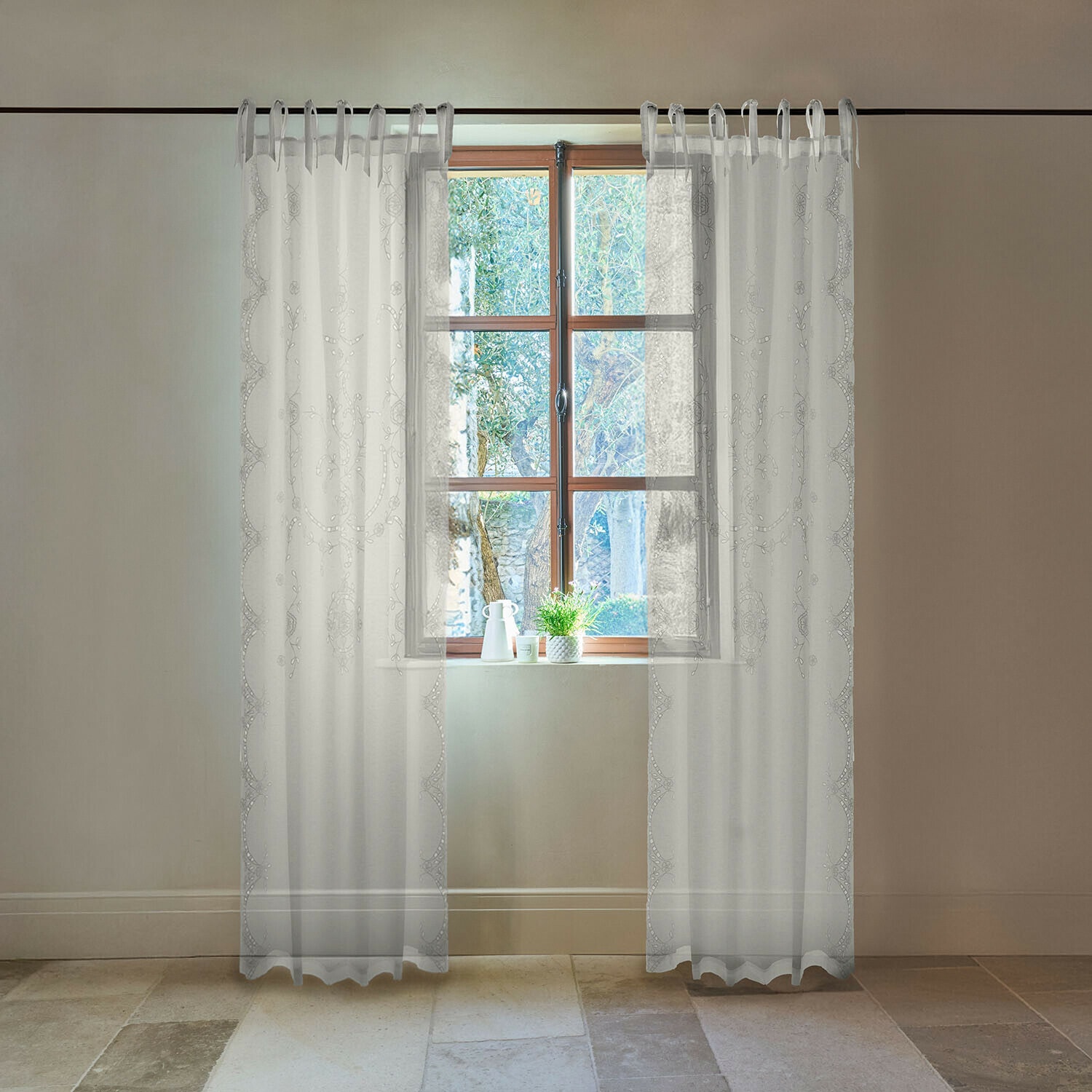 Tenda Zafferina Tende bianche trasparenti con delicato ricamo, decorazione per finestre e protezione solare