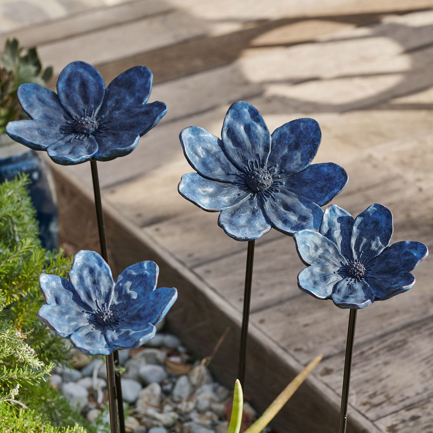 Coppia di decorazioni da giardino con asta Soucy