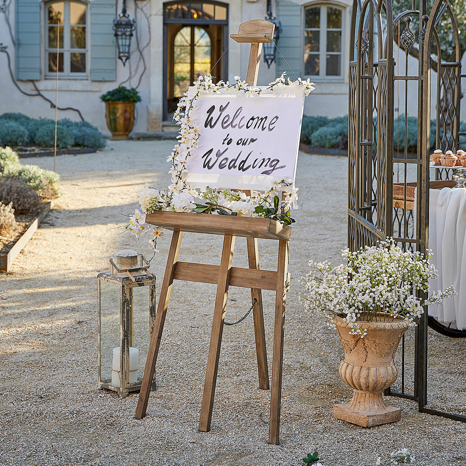 Cavalletto da pittore Handan Cavalletto in legno decorato con fiori e cartello di benvenuto per matrimonio all'aperto
