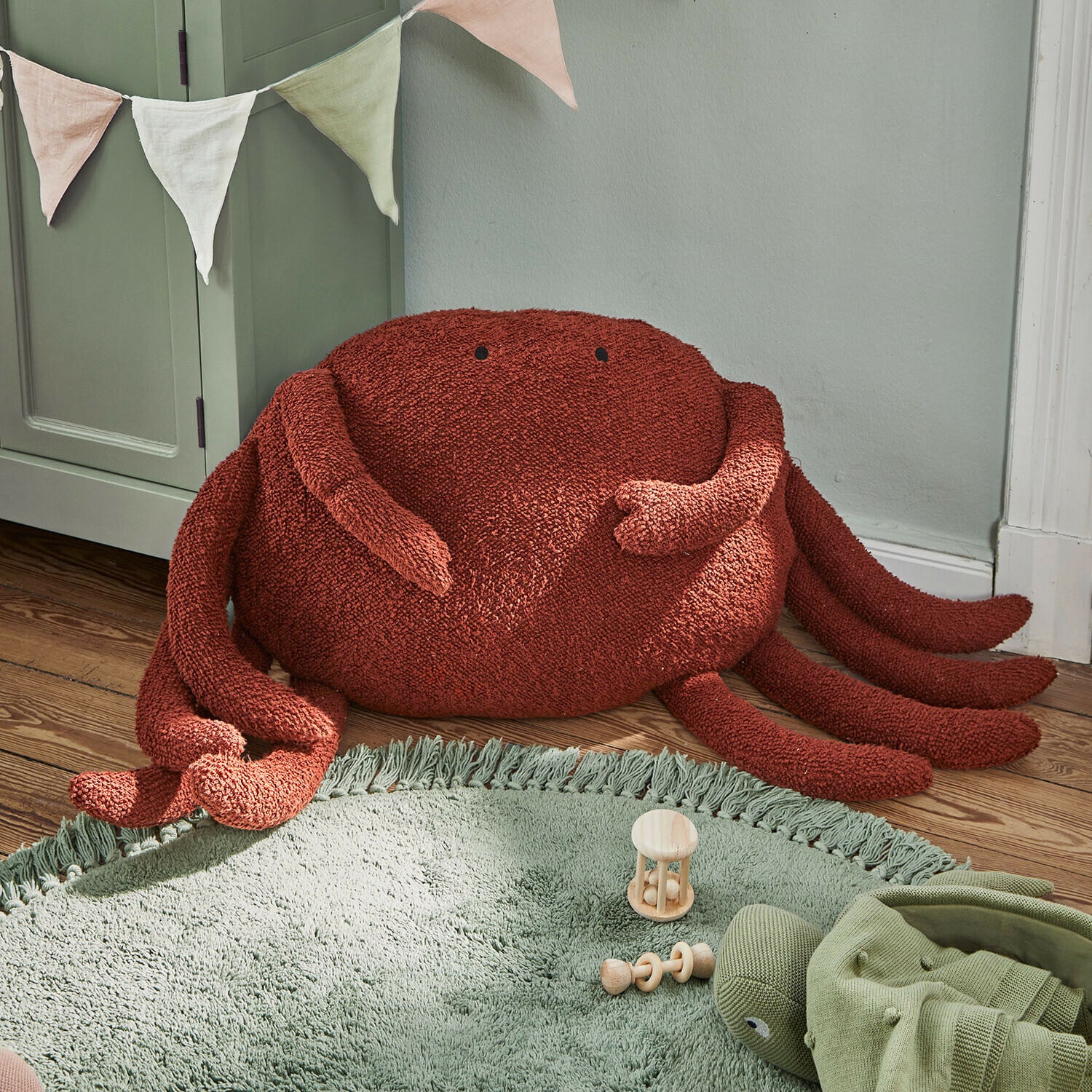 Peluche Bubbilo Cuscino morbido a forma di granchio rosso in tessuto, decorazione per cameretta con tappeto e giocattoli in legno