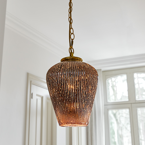 Lampada a sospensione in vetro rigato marrone con catena metallica, illuminazione decorativa