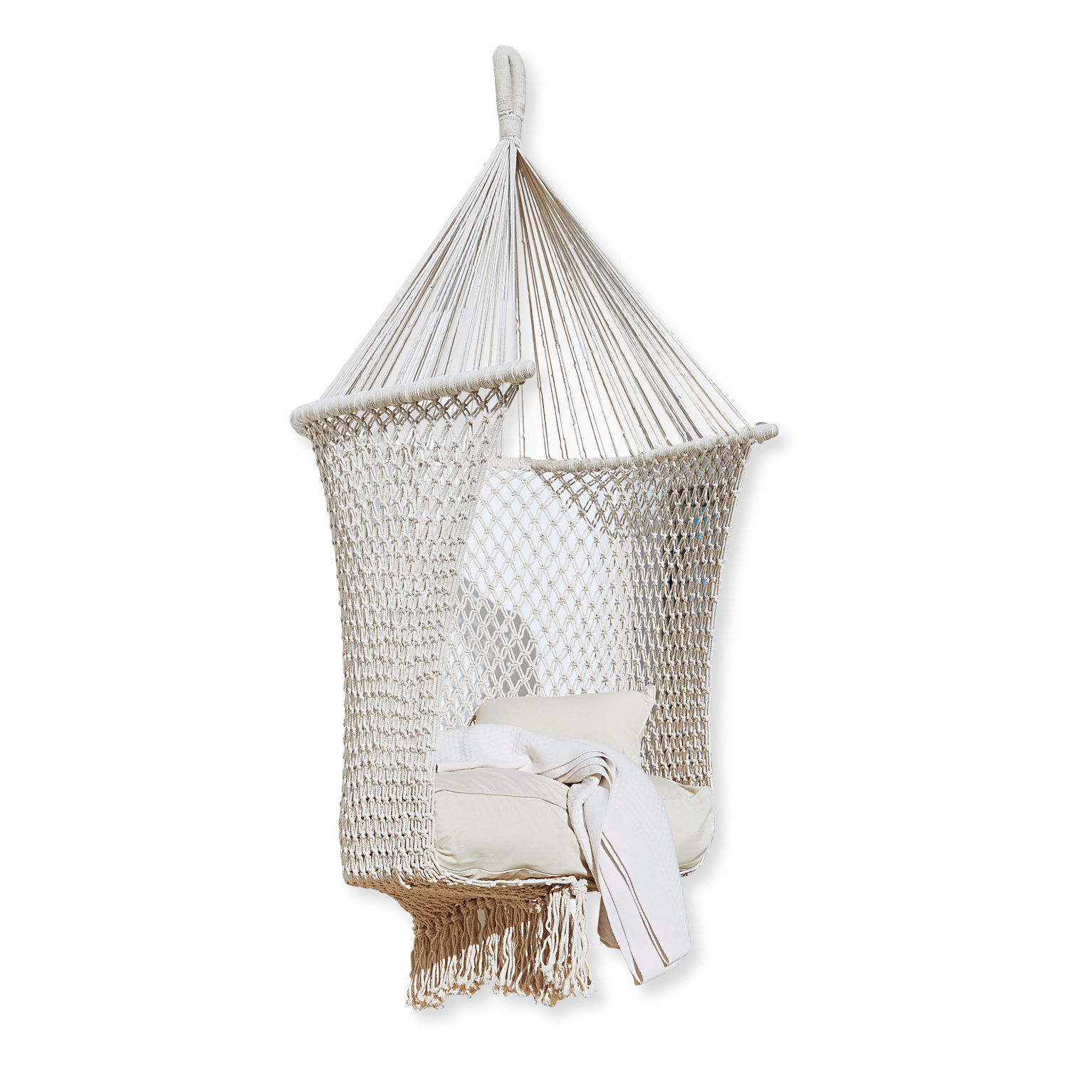 Poltrona sospesa Raffaelle Poltrona sospesa beige in rete di cotone con cuscino e coperta, ideale per relax in casa e giardino
