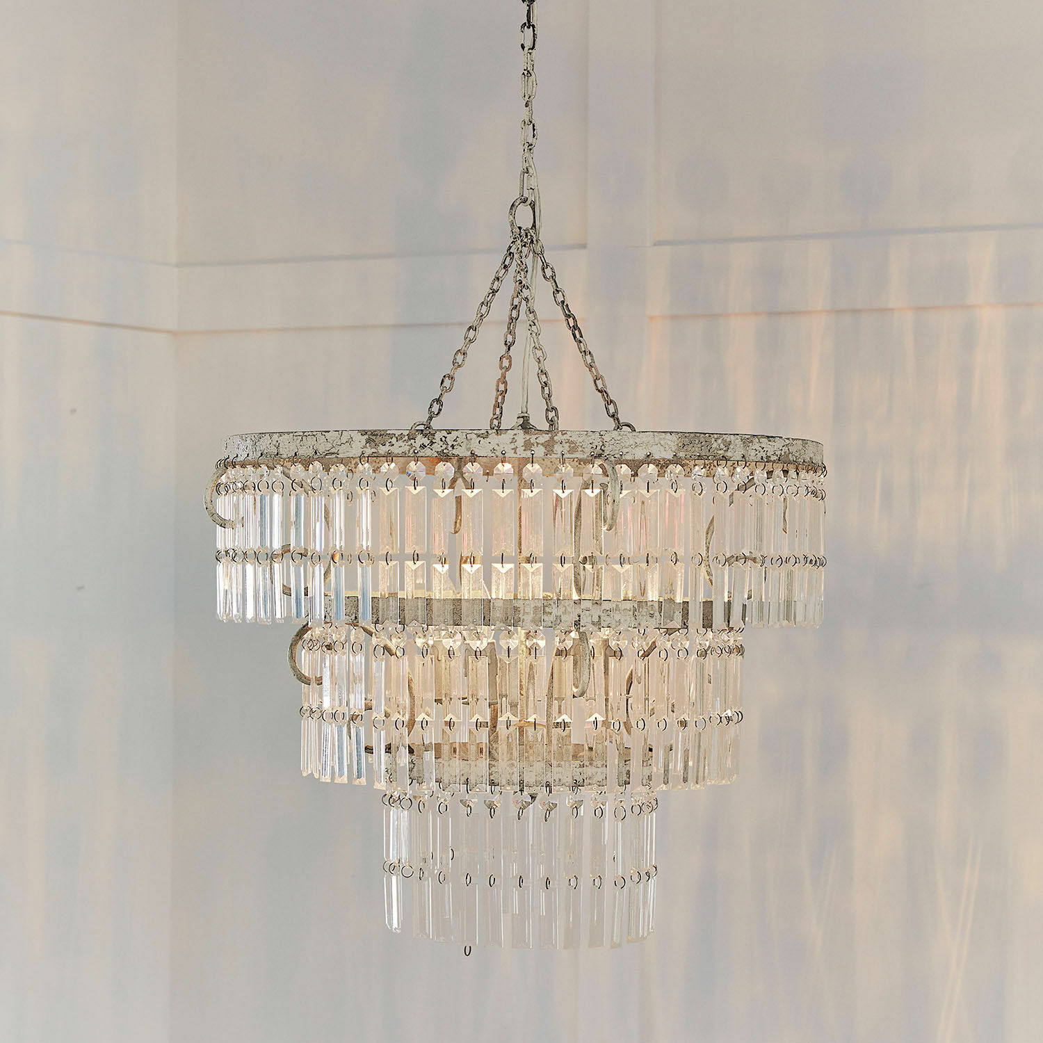 Lampadario Gerine Lampadario sospeso con cristalli trasparenti e struttura metallica argento, illuminazione decorativa
