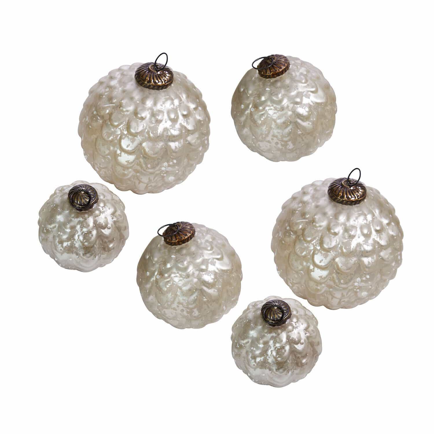 Set di 6 palline di Natale Domara Set di sei palline di Natale bianche in vetro strutturato con gancio metallico