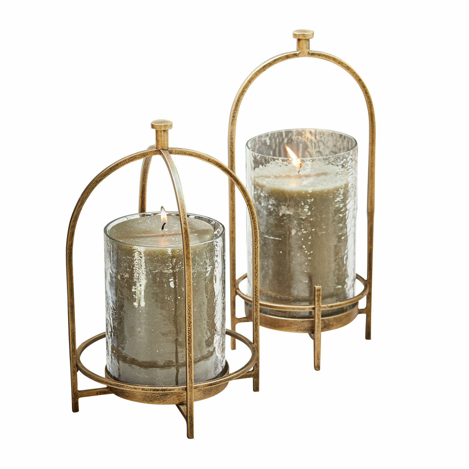 Coppia di portalumini Biserre Set di due portacandele in metallo color oro antico con candele grigie in vetro strutturato