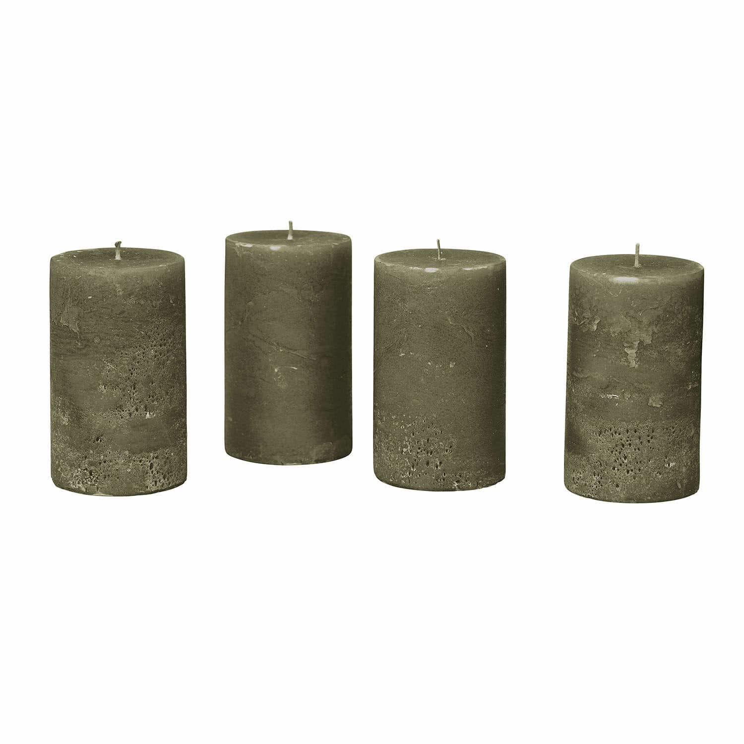 Set di 4 candele Braga Set di quattro candele cilindriche verdi con aspetto naturale per decorazione d'interni