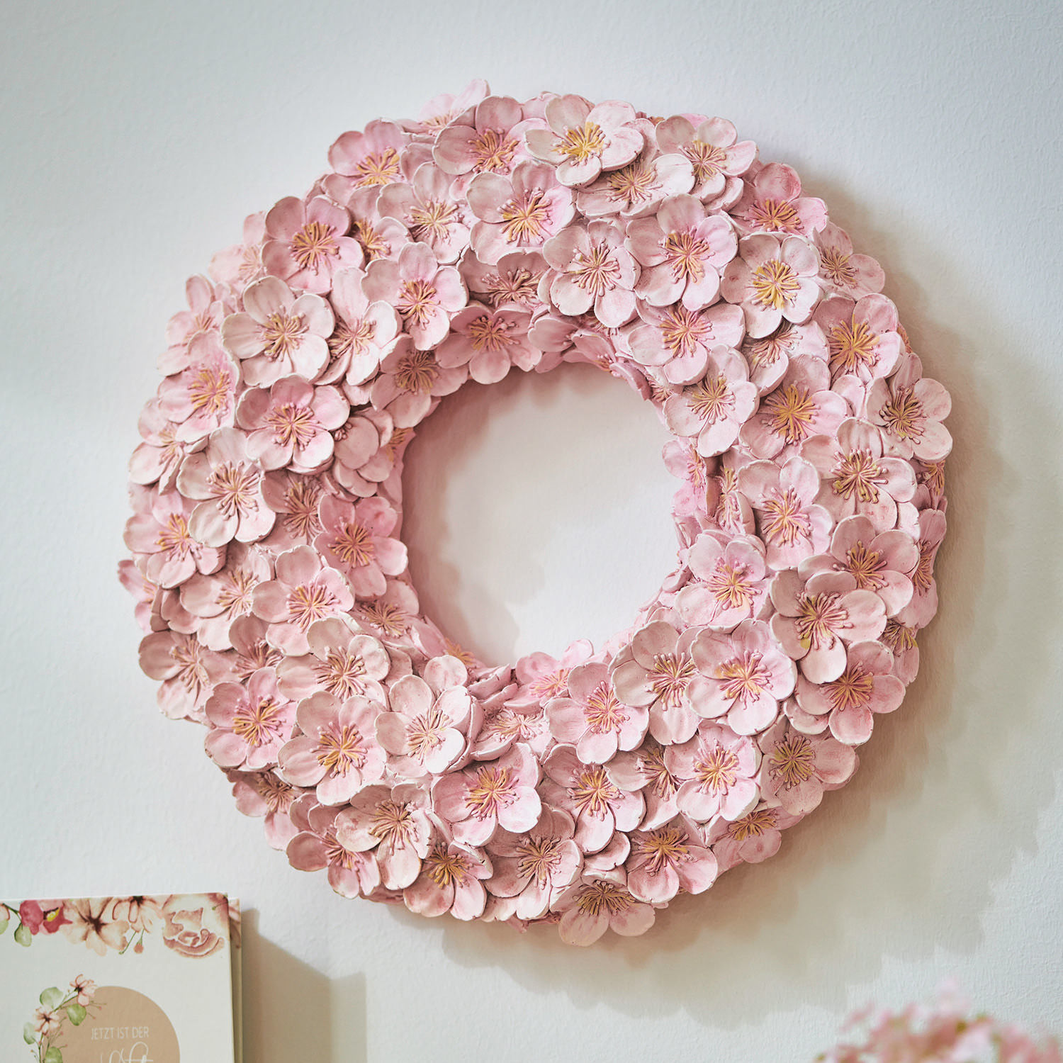 Ghirlanda Garlan Corona decorativa da parete con fiori rosa in tessuto, ornamento per interni.
