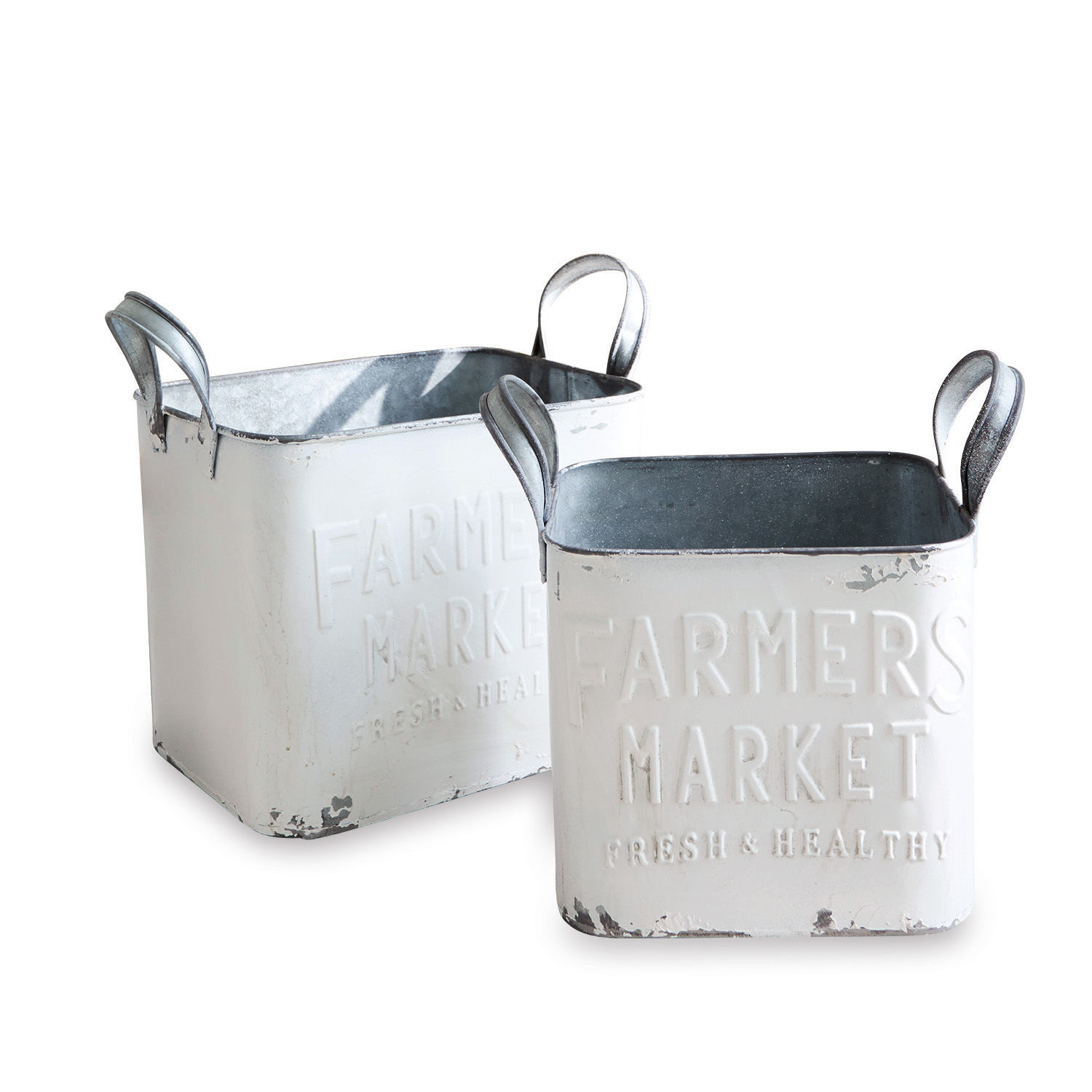 Coppia di contenitori Market Set di due contenitori in metallo bianco con manici e scritta Farmers Market, stile vintage