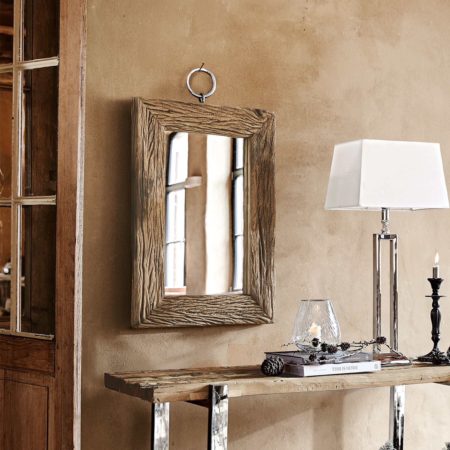 Specchio Holistres Specchio da parete rustico con cornice in legno naturale per un arredamento accogliente