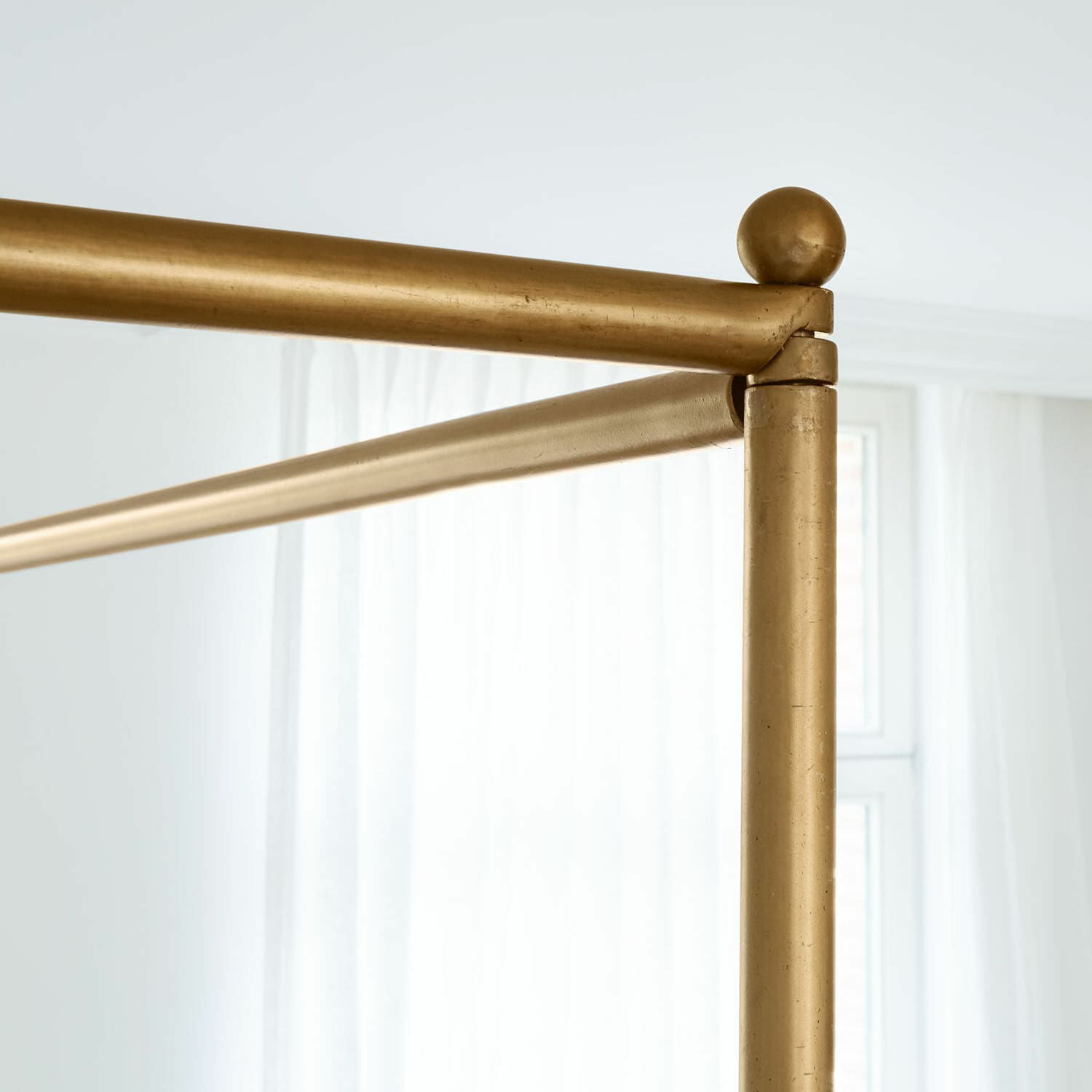 Letto a baldacchino Milbourne