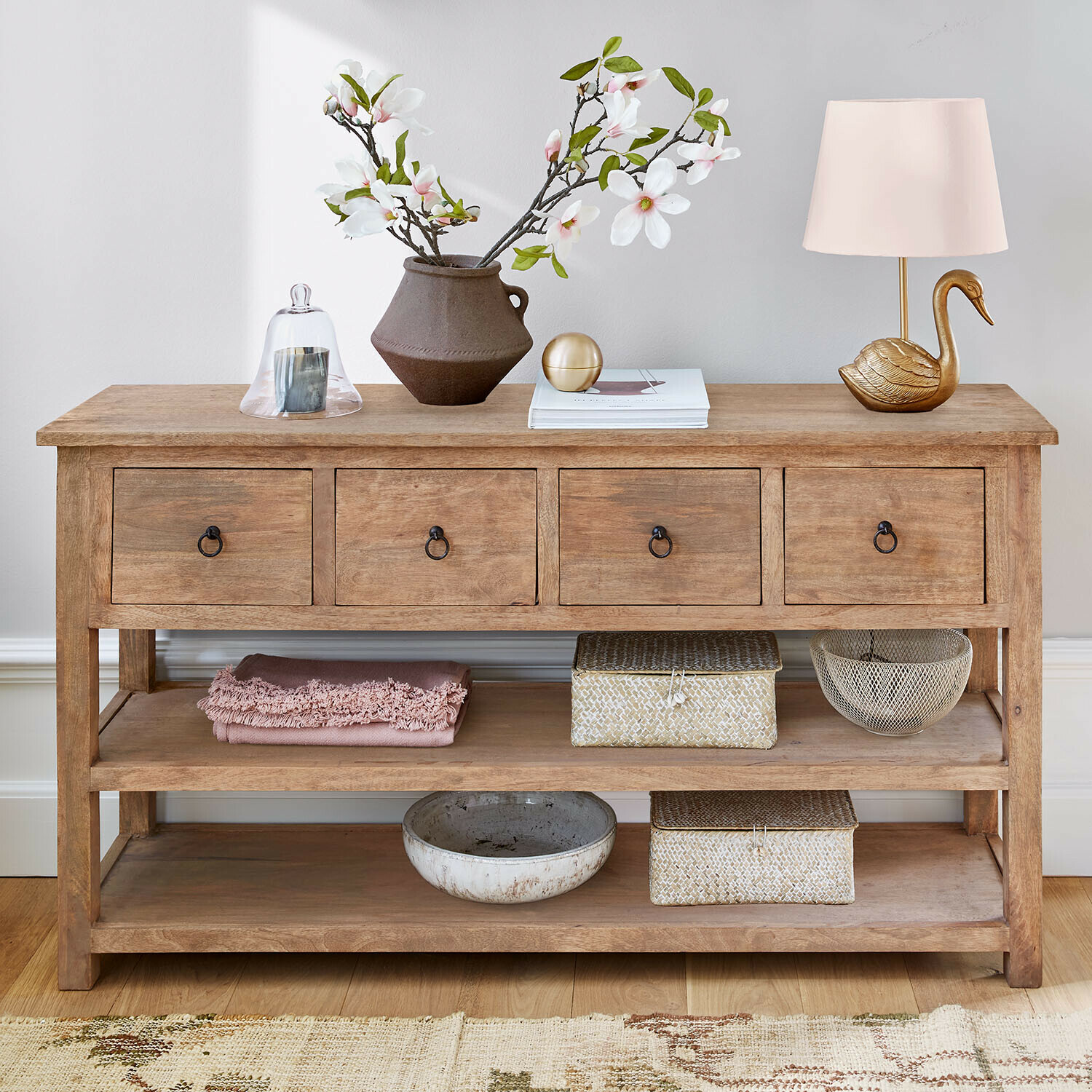 Consolle in legno naturale con quattro cassetti e decorazioni, mobile per soggiorno