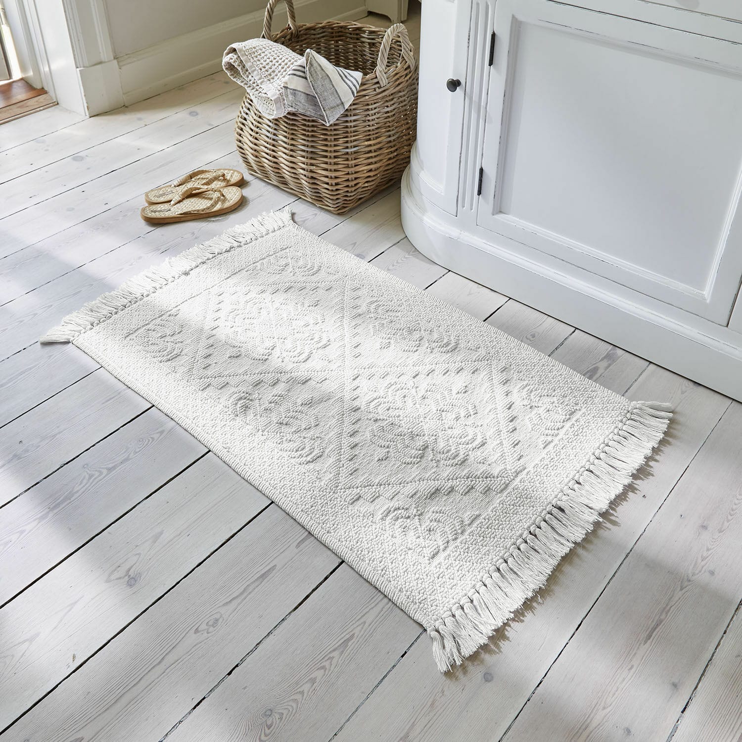 Scendibagno Mivorex Tappeto bianco in cotone con frange e motivo, decorazione per pavimenti in stile scandinavo