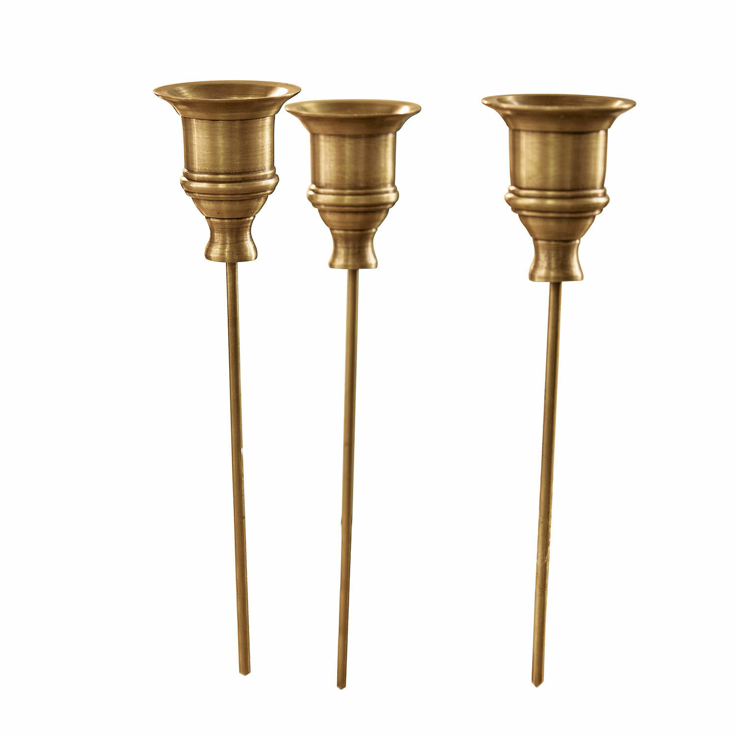 Set di 3 portacandele con asticella Lalley Set di tre portacandele in ottone con aste lunghe per decorazioni da giardino e interni