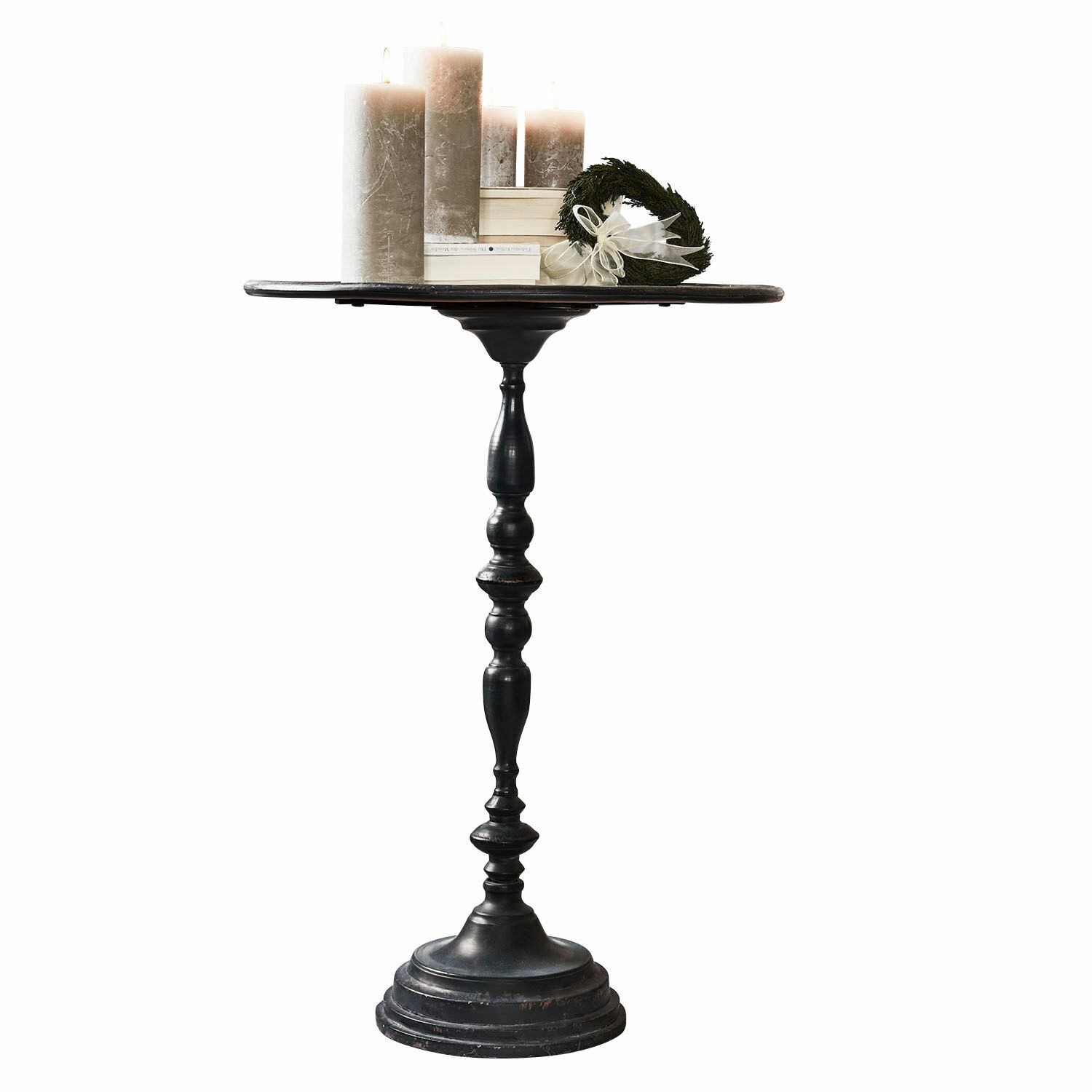 Tavolino di complemento St. George Tavolino rotondo in metallo nero con base decorativa, decorato con candele e corona