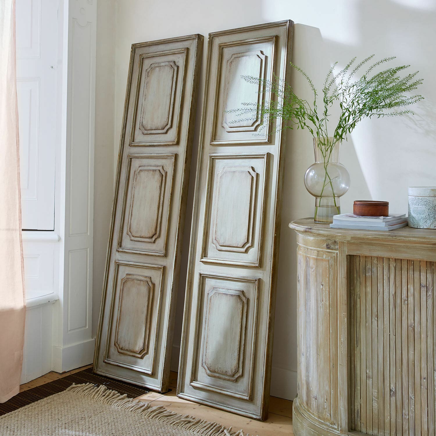 Coppia di pannelli Dovire Due pannelli in legno beige effetto vintage con patina, rivestimento murale decorativo rustico