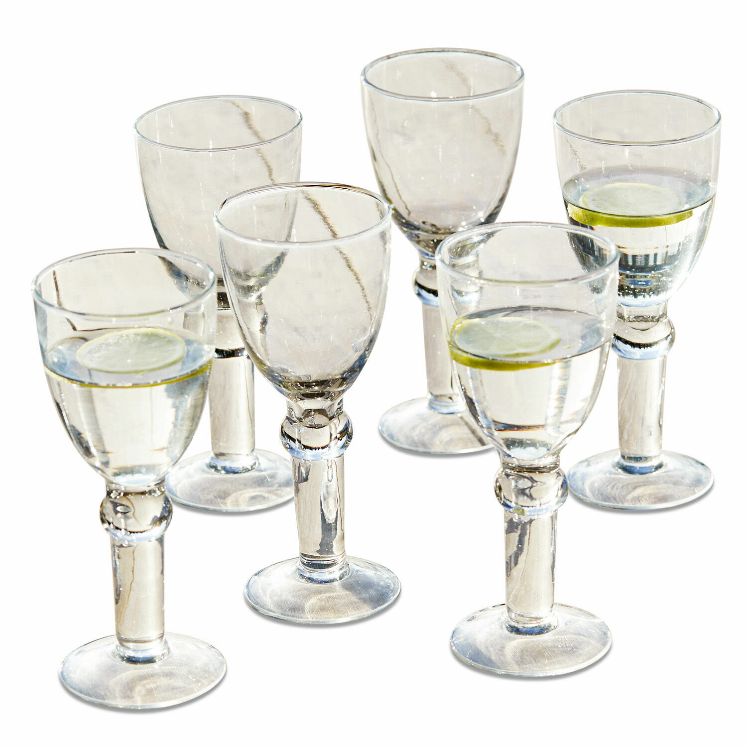 Set di 6 bicchieri da vino Devon Set di sei bicchieri trasparenti con gambo spesso, pieni d'acqua con fetta di limone
