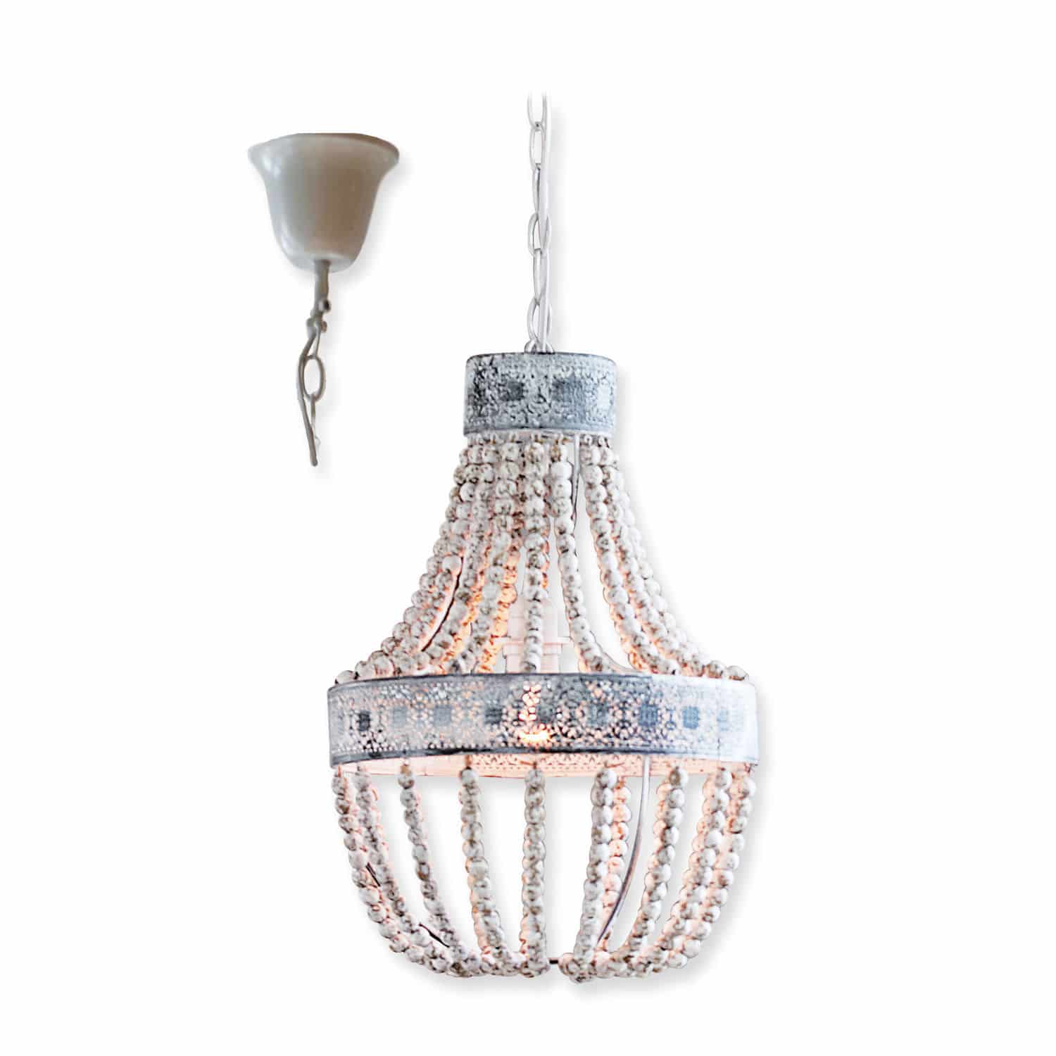 Lampada a sospensione Valcourt Lampadario sospeso con perline di legno bianche e dettagli in metallo stile vintage per interni
