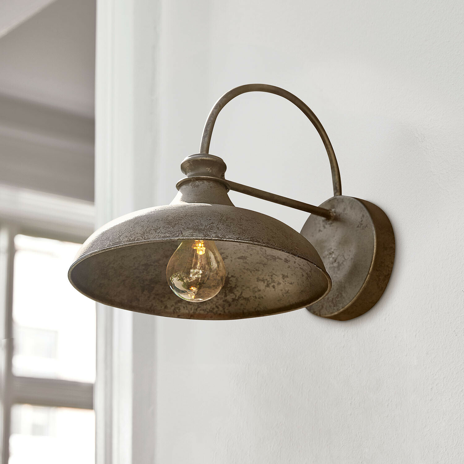 Lampada da parete a LED Chassorin Applique da parete in metallo grigio stile vintage con lampadina decorativa per illuminazione esterna