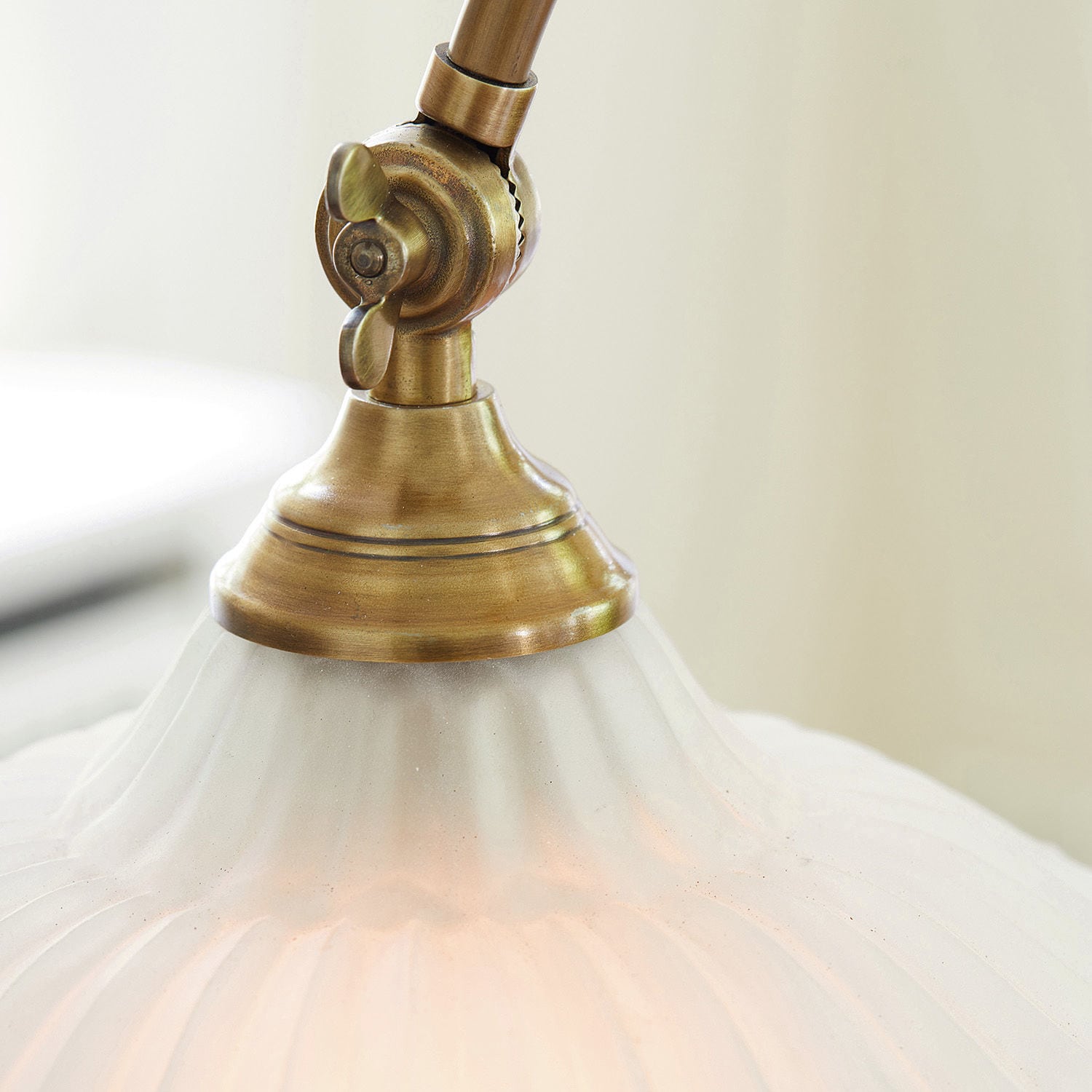 Lampada a stelo Lyna