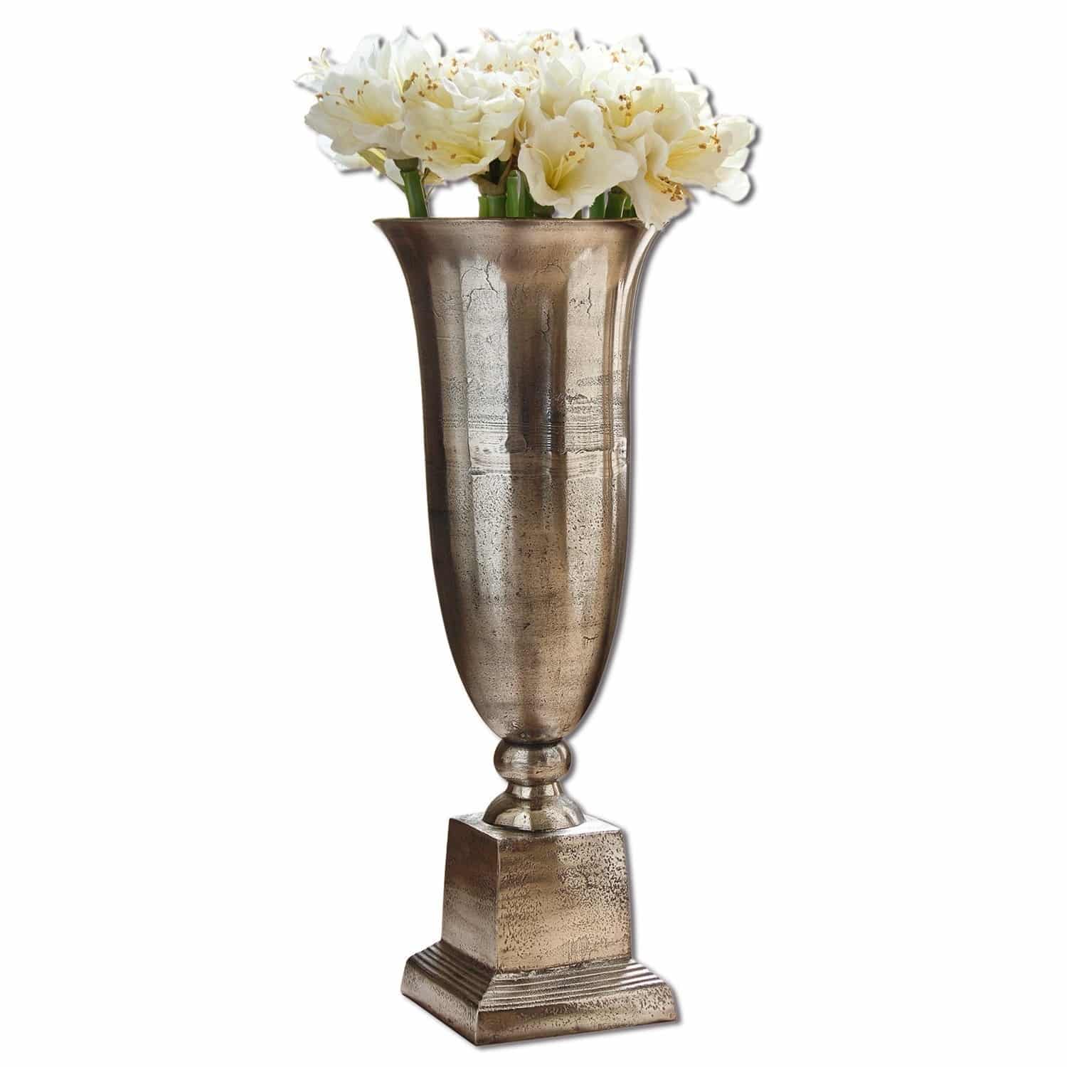 Vaso da pavimento Belfort Vaso alto in metallo color argento con fiori bianchi per elegante decorazione d'interni