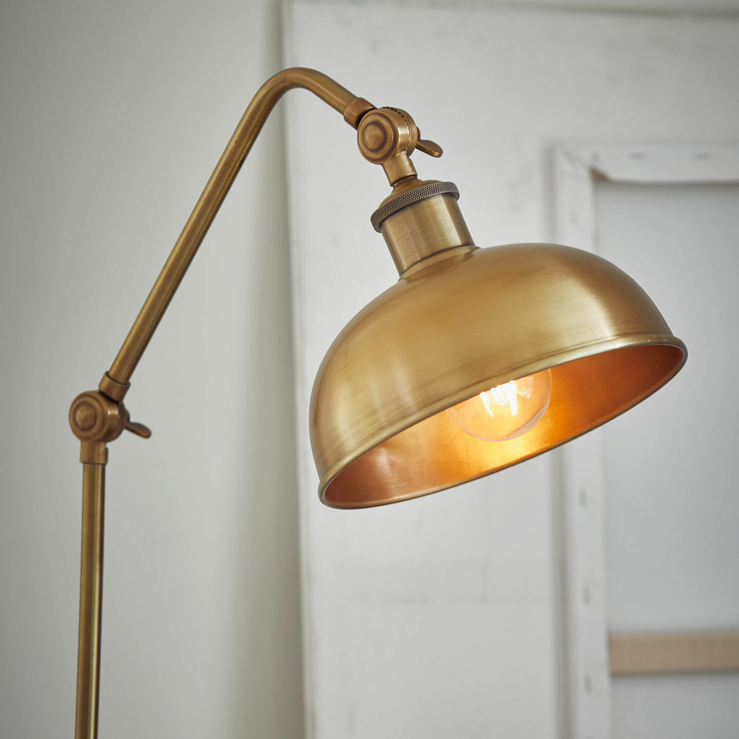 Lampada da tavolo Delacroille