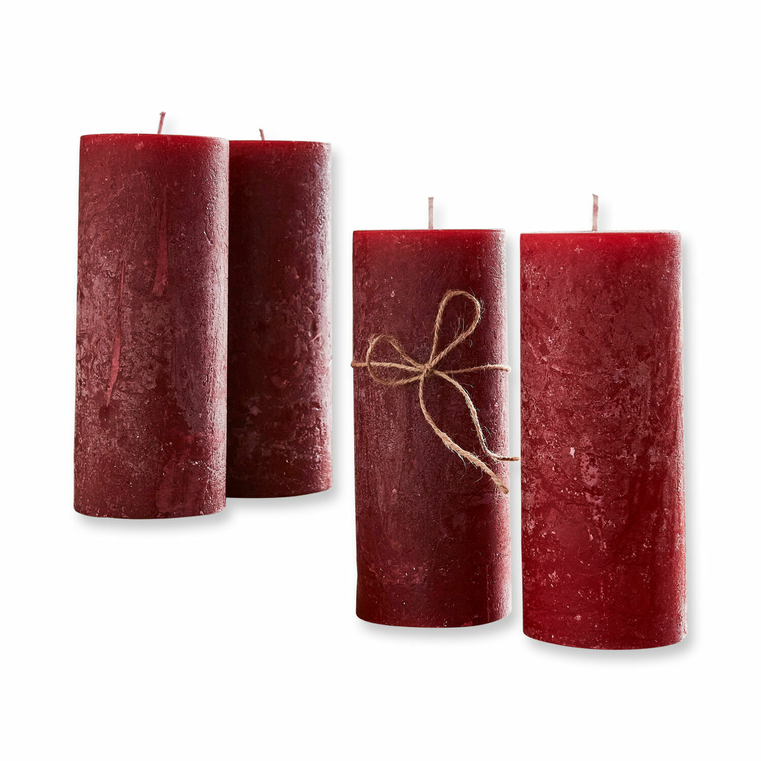Set di 4 candele Homel Set di quattro candele rosse in cera, una con fiocco di corda, decorazione per interni
