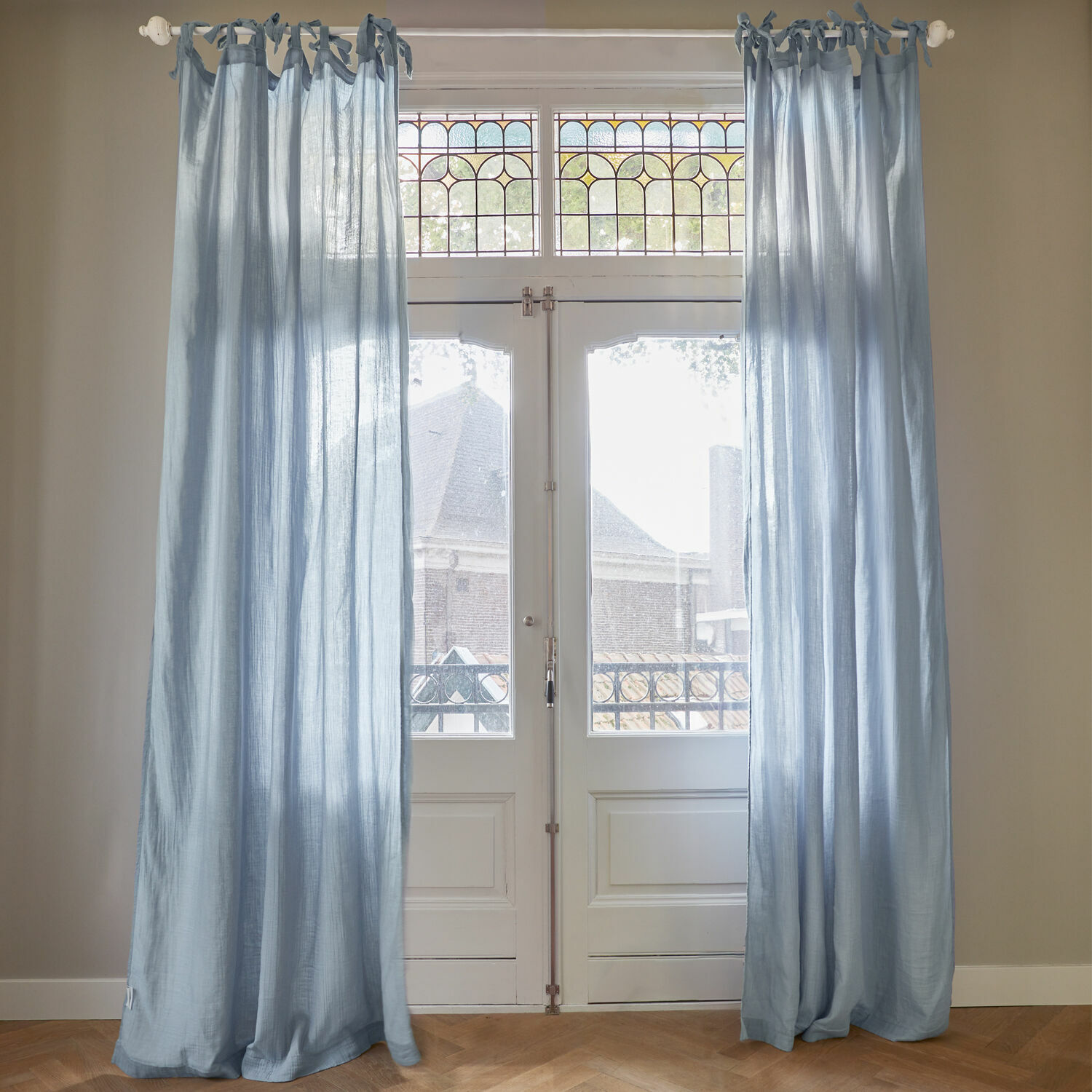 Tenda Valserino Tende in lino azzurro chiaro con fiocchi, leggere e ariose per una decorazione elegante della finestra