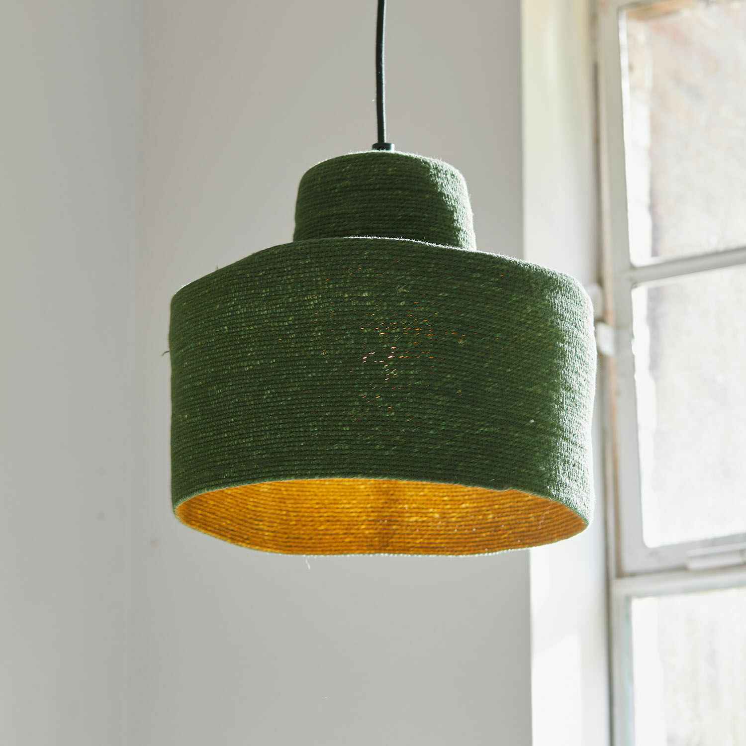 Lampada a sospensione Frostrup Lampada a sospensione verde in corda naturale con interno giallo, lampada decorativa per soggiorno