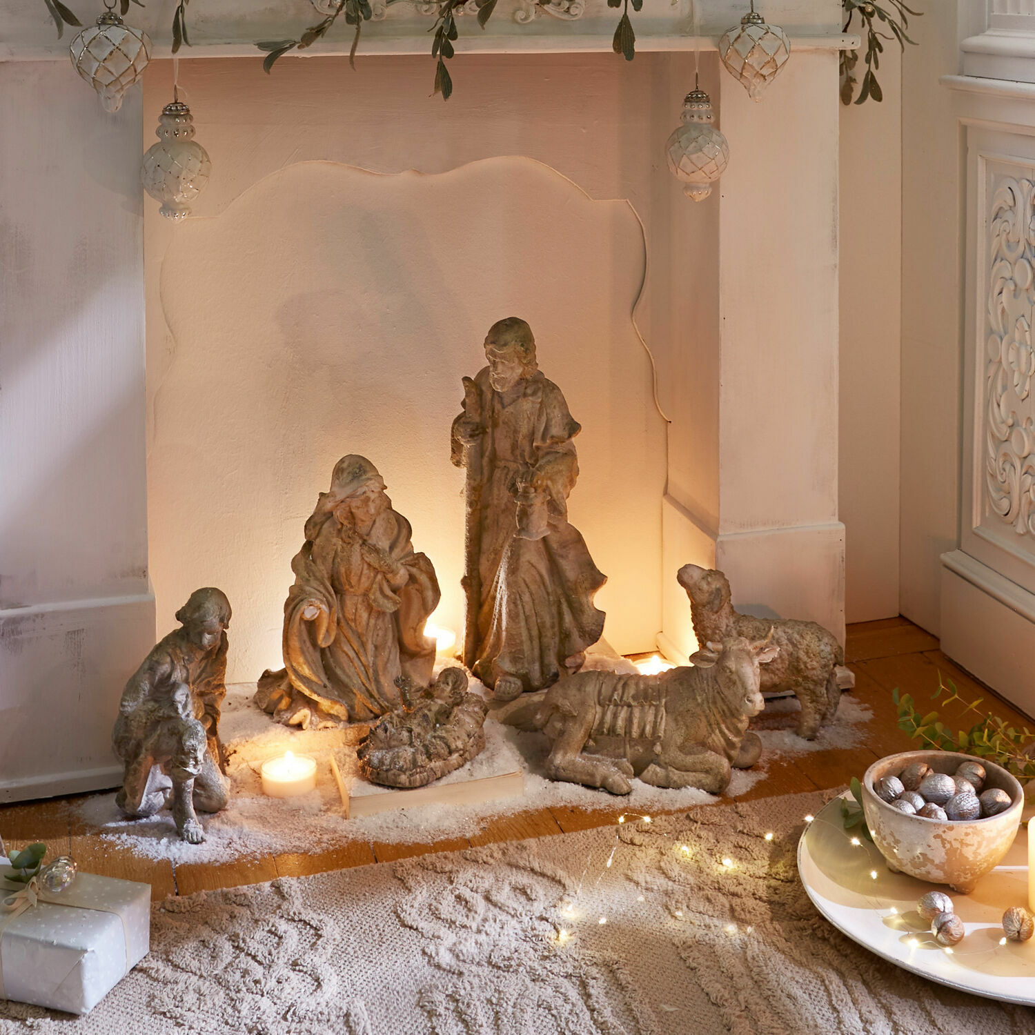 Set di 6 statuine per il presepe Pouponnière