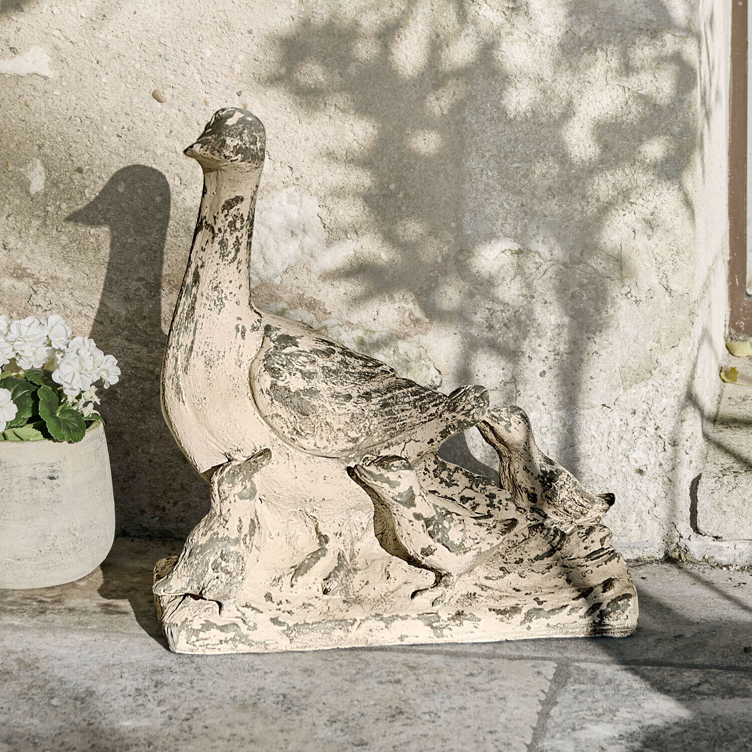 Statuina decorativa Méravon Decorazione da giardino in pietra a forma di anatra con anatroccoli beige e grigi