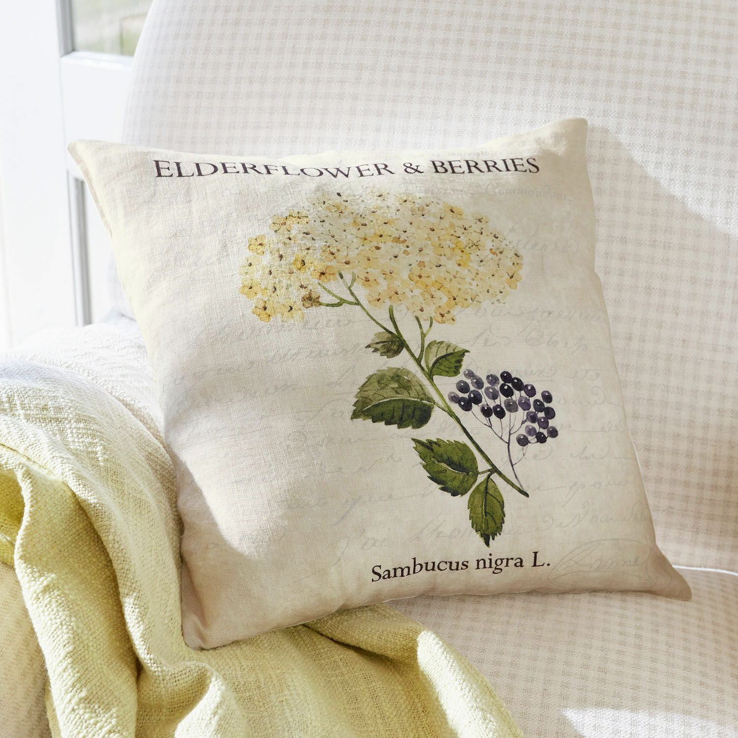 Copricuscino Sambucus Cuscino beige in lino con stampa di fiori di sambuco nero e foglie verdi, decorazione per soggiorno