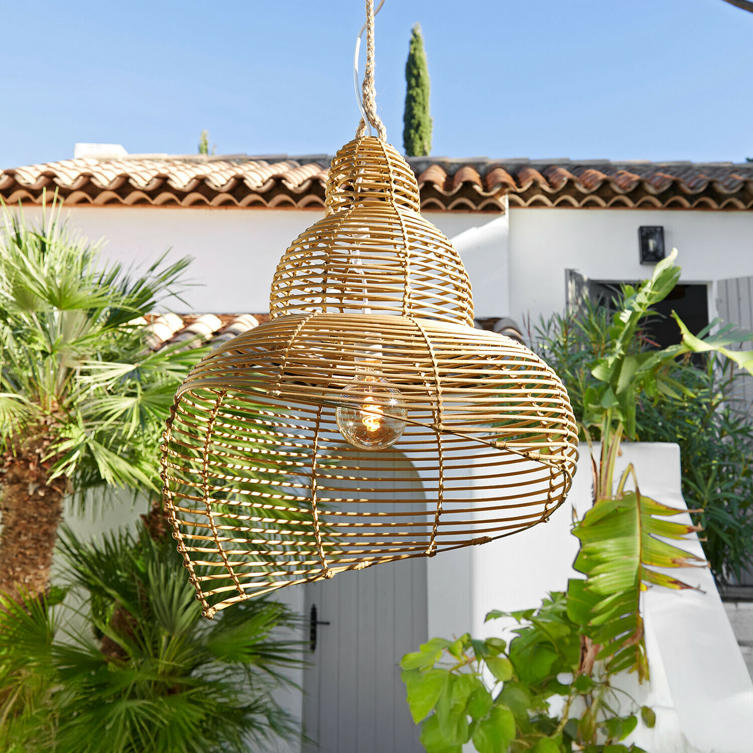 Paralume Zolaira Lampada a sospensione in rattan naturale, perfetta per decorare giardino e terrazza