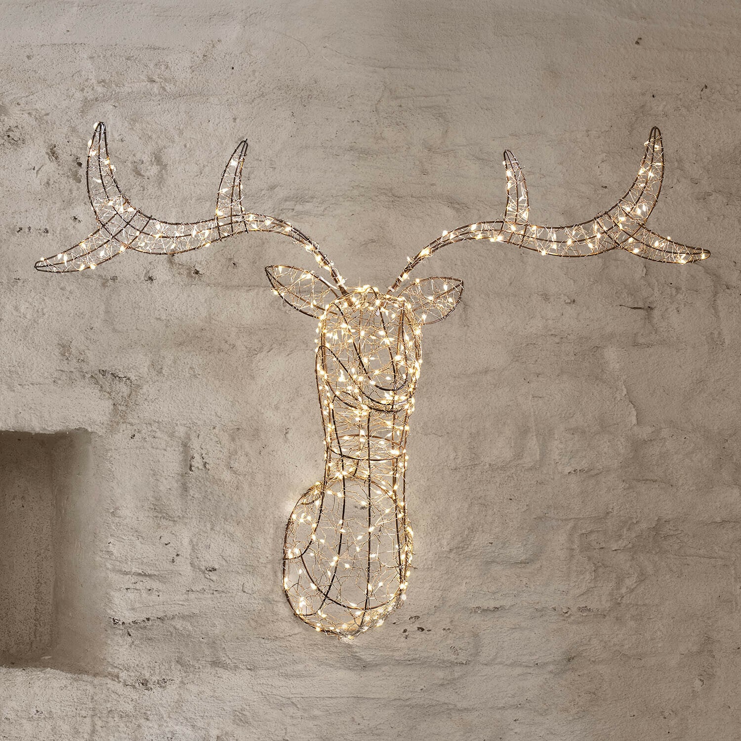 Testa di cervo a LED Skogly Testa di cervo a LED Skogly