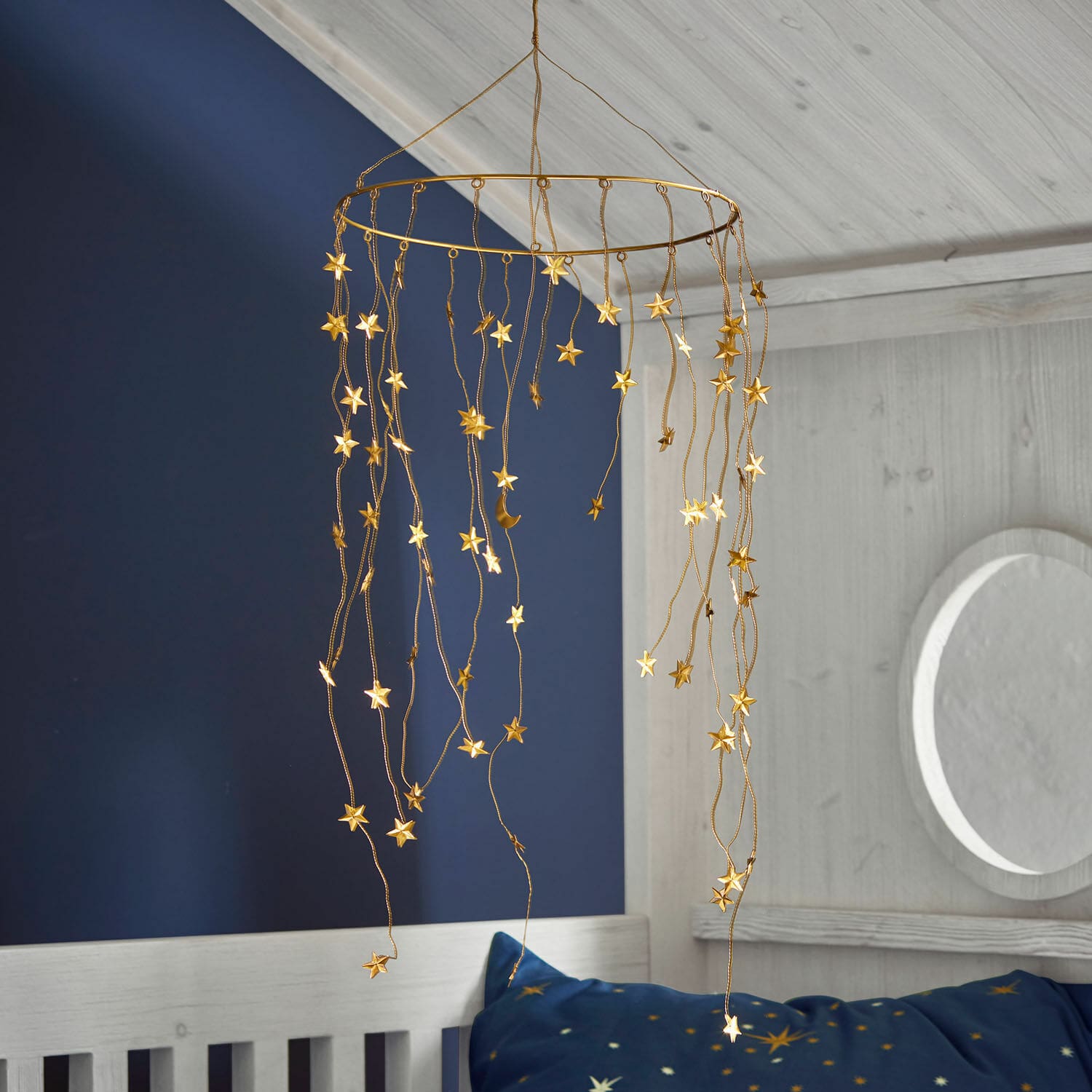 Scacciapensieri Starwhisper Mobile decorativo sospeso in metallo dorato con stelle e luna per cameretta bambini