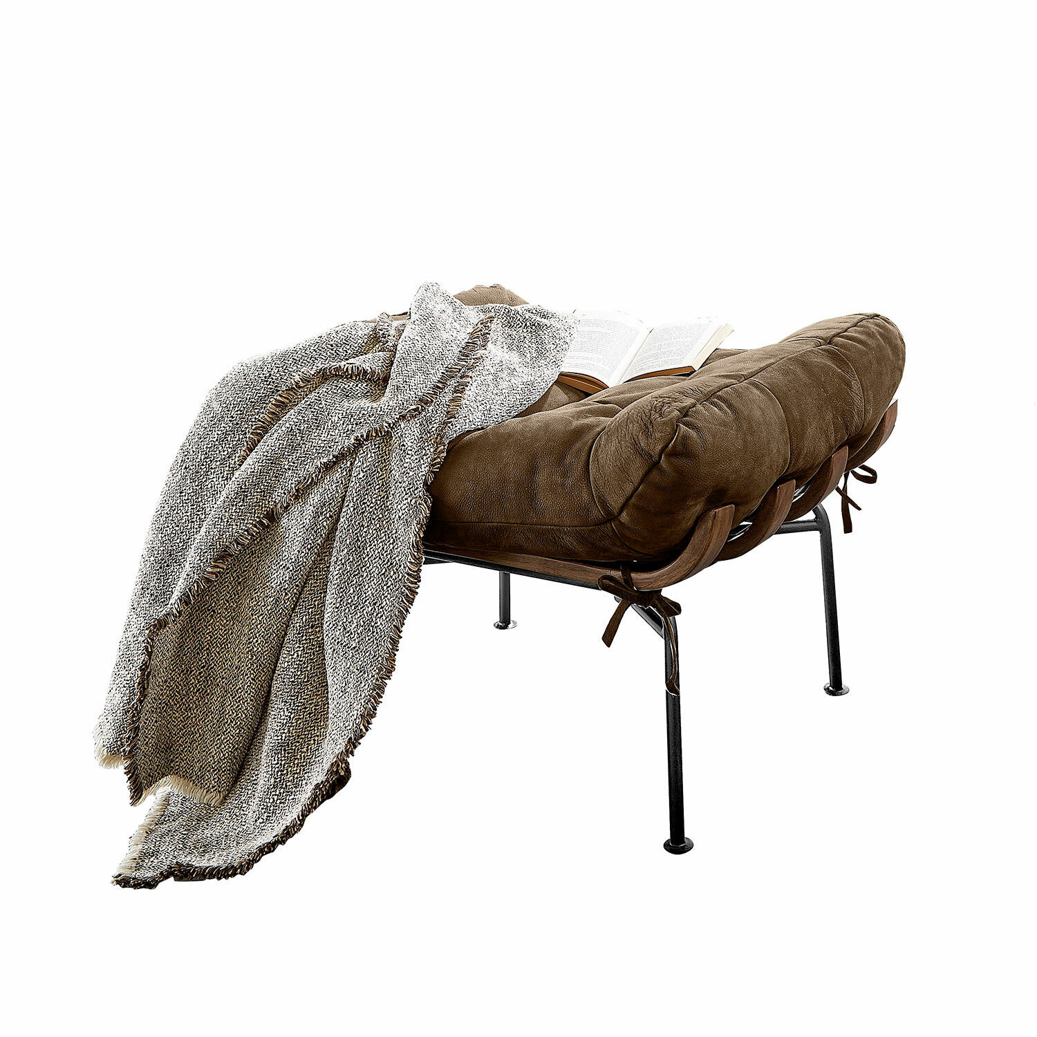 Poggiapiedi Horraine Poltrona in pelle marrone con gambe in metallo, coperta grigia e libro aperto sul sedile