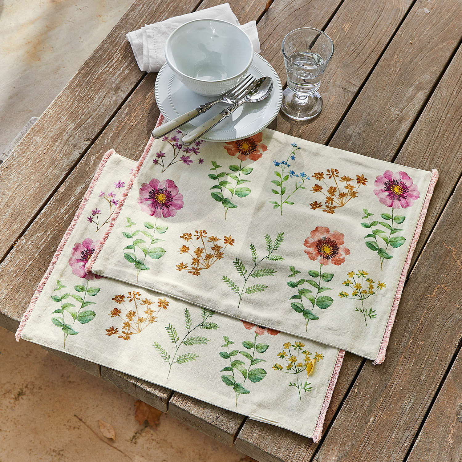 Coppia di tovagliette Fahzoura Tovagliette in cotone con stampa floreale colorata su sfondo chiaro per decorazione tavola