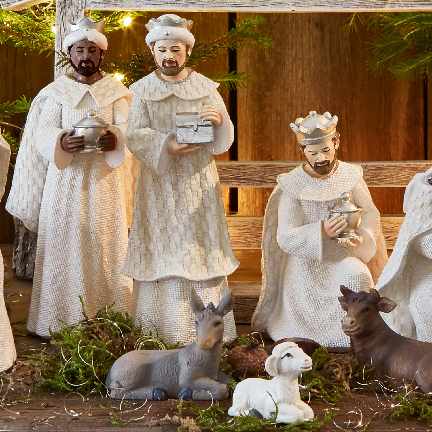 Set di 12 statuine per il presepe Santo