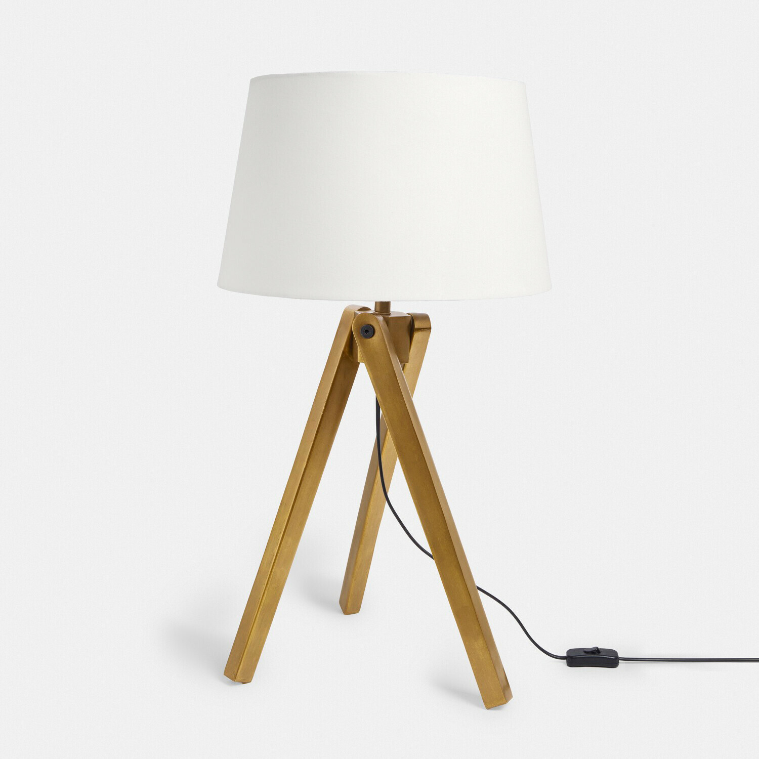 Lampada da tavolo Kelvio Lampada da tavolo con paralume bianco e base in legno dorato a treppiede per soggiorno