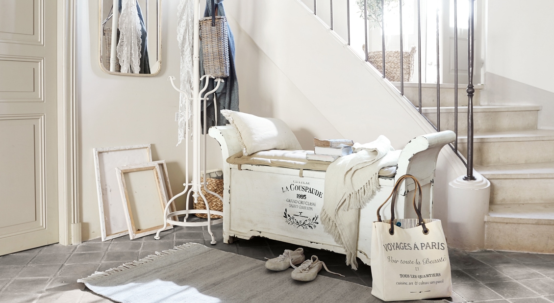 Decorazioni francesi e mobili in stile vintage