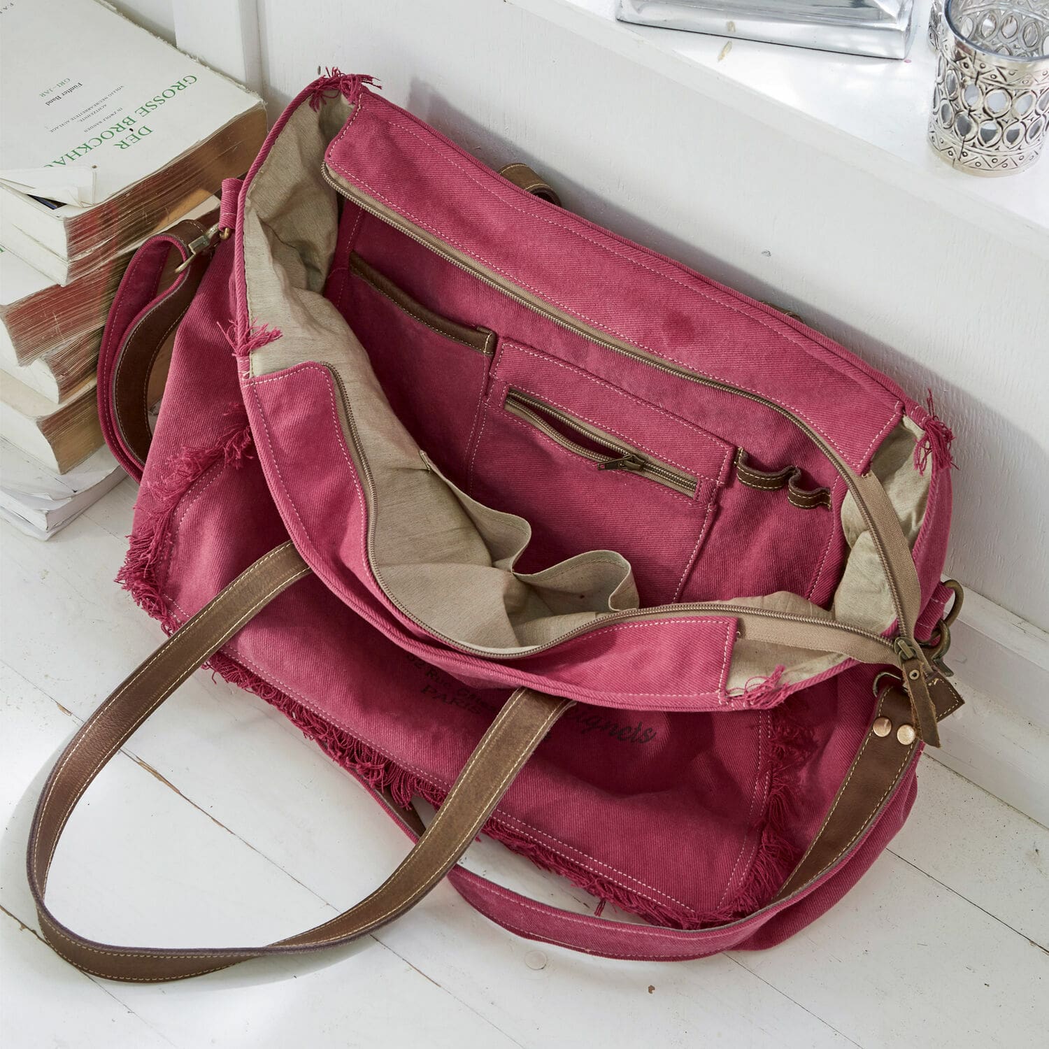 Borsa Anoush