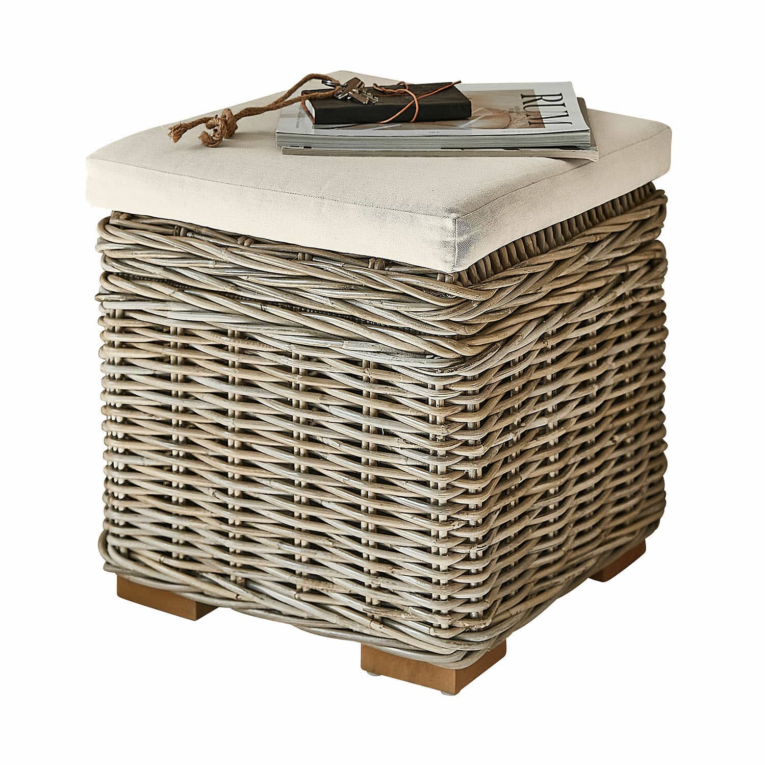 Pouf Xandrine Pouf quadrato in vimini naturale con cuscino crema e piedi in legno per soggiorno